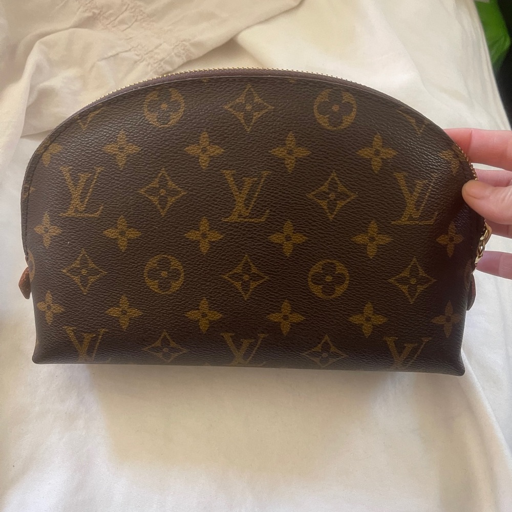 Authentic Louis Vuitton GM Cosmetic Pouch Monogram